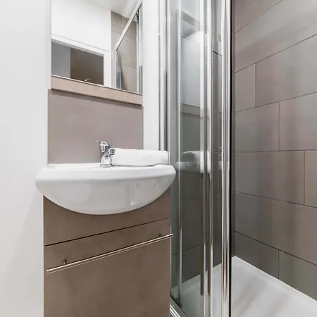 Studio Refait A Neuf Proche Metro - 19 - 2p * باريس